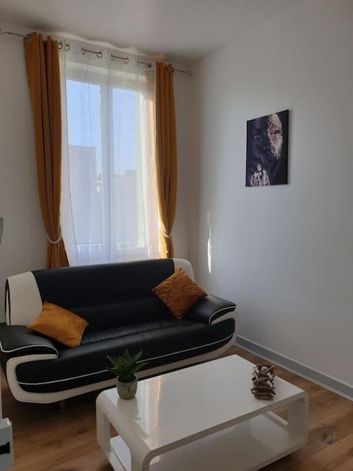 Appartement Duplexe De 1 A 4 Chambres Privees Dans Maison Le Teil Экстерьер фото